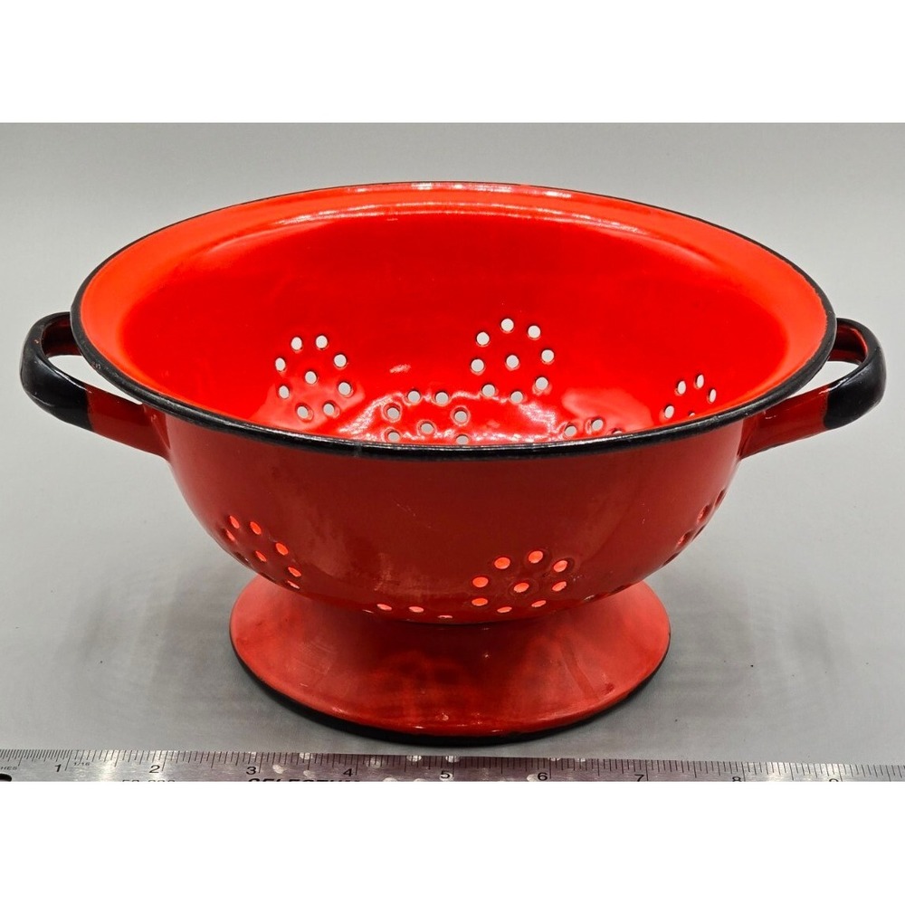Vintage 1960's Enamelware Colander Strainer Red‎ With Black Trim Kitchenware 8"